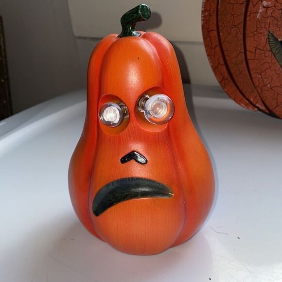 Random lot of Halloween Decorations- witch, plastic & wooden Jack O Lantern - Picture 2 of 5